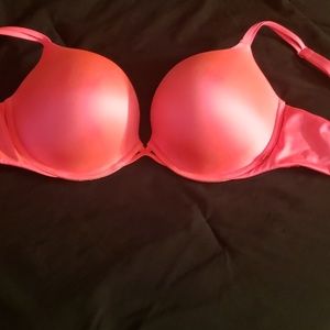 34DDD Victoria Secret Very Sexy Push Up Bra